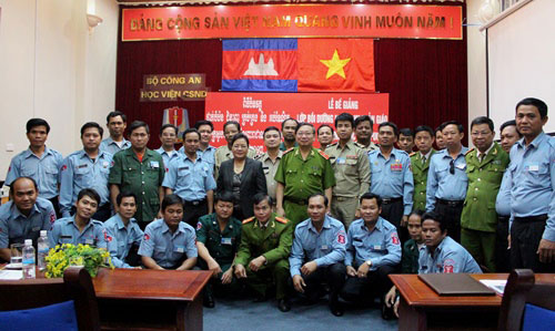 Không chỉ đào tạo trong nước, Khoa Cảnh sát thi hành án hình sự và Hỗ trợ tư pháp còn liên kết đào tạo sinh viên các nước Lào, Campuchia.